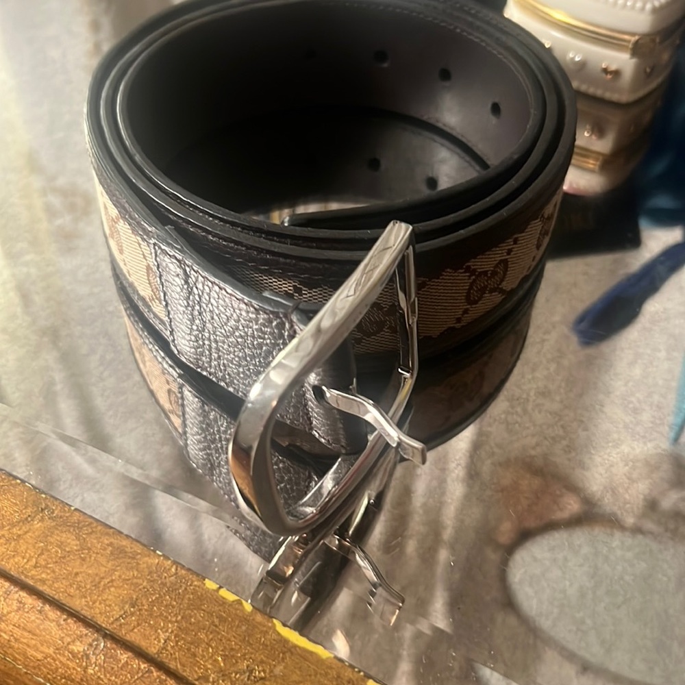 Women’s Gucci belt